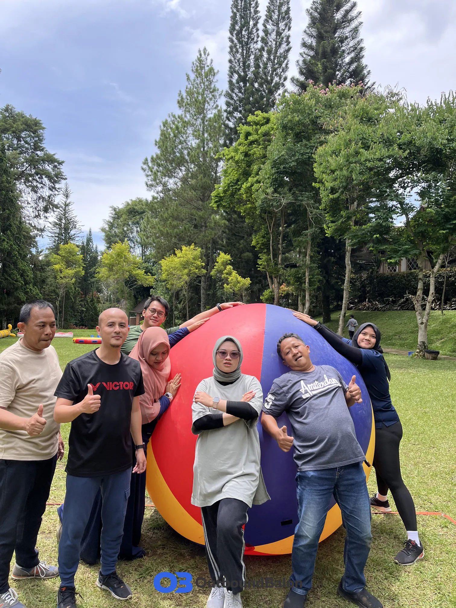 Jasa Outbound dengan Games Inflatable Balon Seru dan Asyik di Joglo Garut Cottage Syariah Garut
